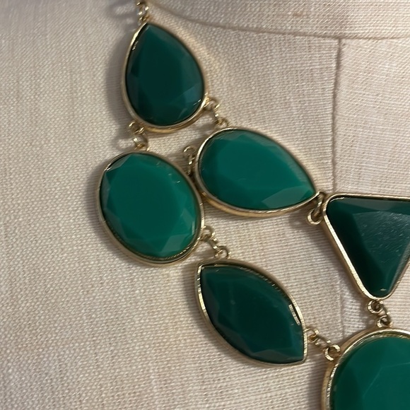 New bib style tier drop layer statement necklace. Green and gold w/ extension - Picture 6 of 11